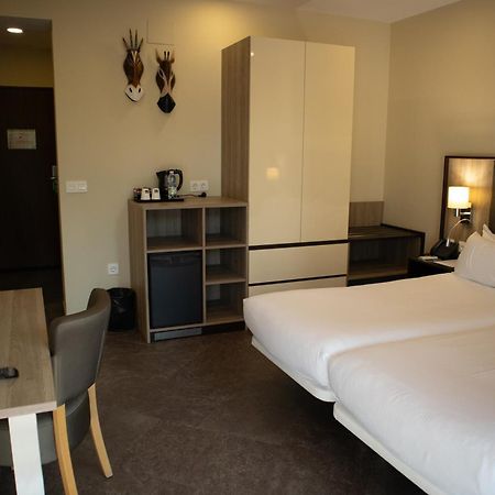 Hotel Admiral San Roque Номер фото